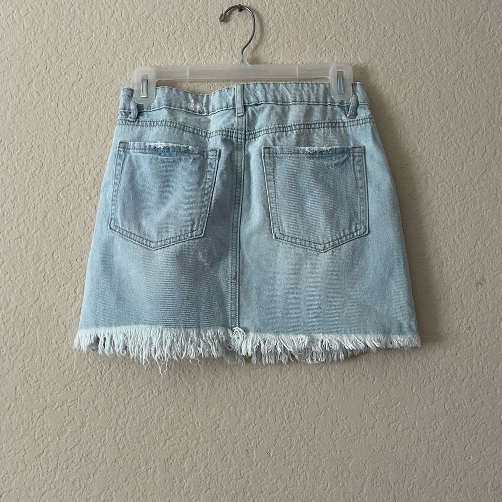 Forever 21 girl, light blue denim distressed skirt - Picture 2 of 5